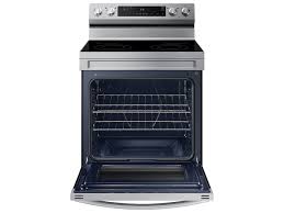 Samsung 6.3 cu. ft. Smart Freestanding Electric Range with Steam Clean – Model NE63A6111SS
