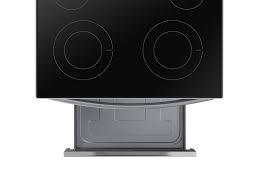 Samsung 6.3 cu. ft. Smart Freestanding Electric Range with Steam Clean – Model NE63A6111SS